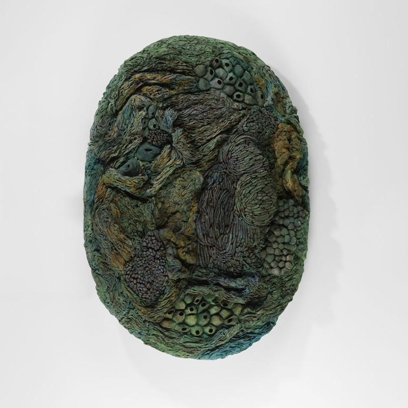 <a href=https://www.galeriegosserez.com/gosserez/artistes/l-c-lab.html> L&C Lab</a> - Biomater - Oval Green Shape